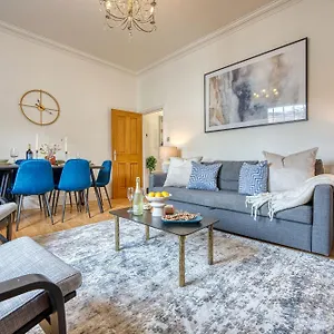 2 Bed Stunning Chic Modern Spacious Apt, Ocean Village, - Plenty Of Parking - By Blue Puffin Southampton